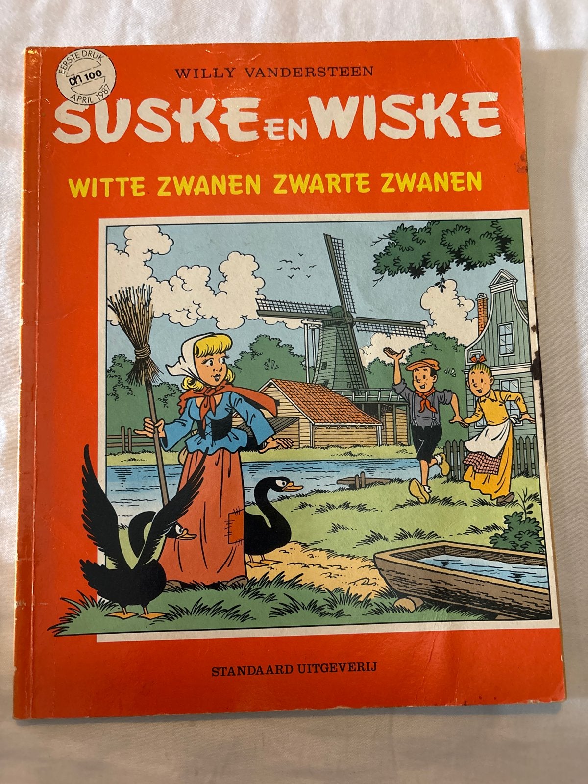 Suske en Wiske - Witte Zwanen Zwarte Zwanen (1e druk), Eén stripboek, Ophalen of Verzenden, Gelezen