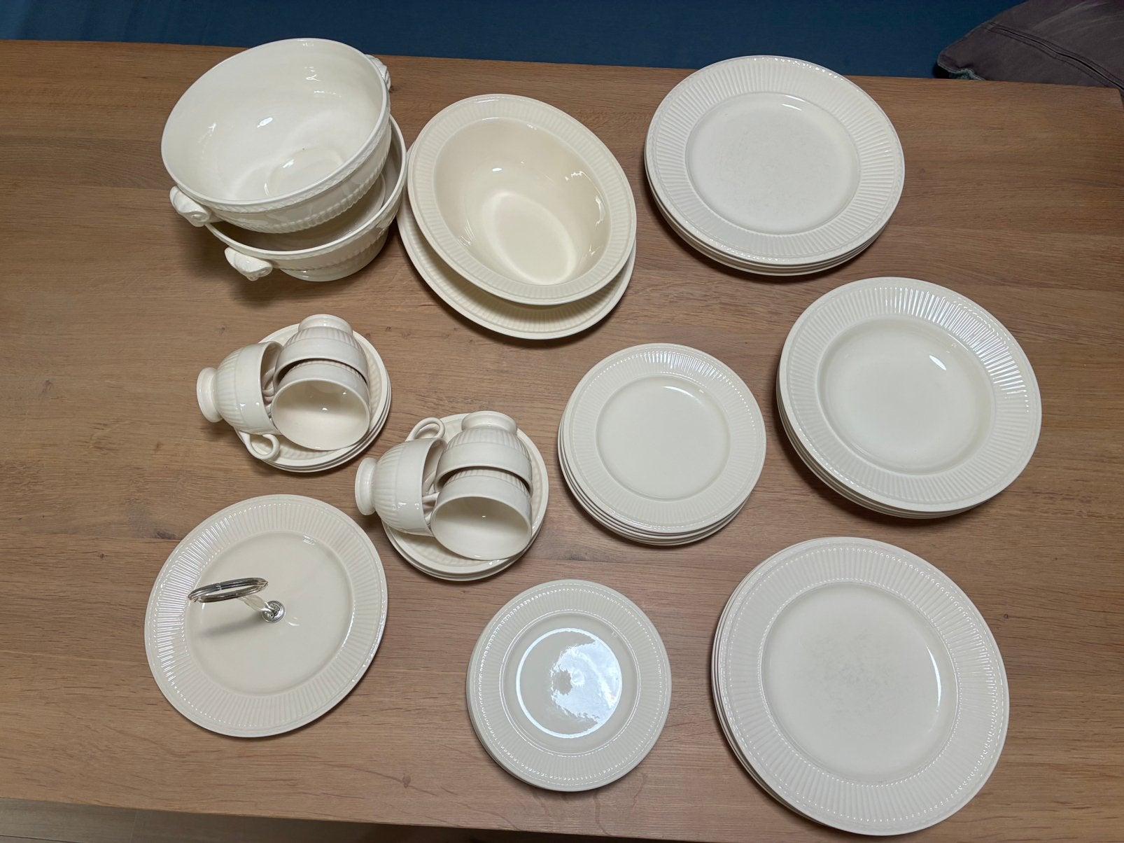 Wedgwood Queen’s ware Edme servies, Ophalen