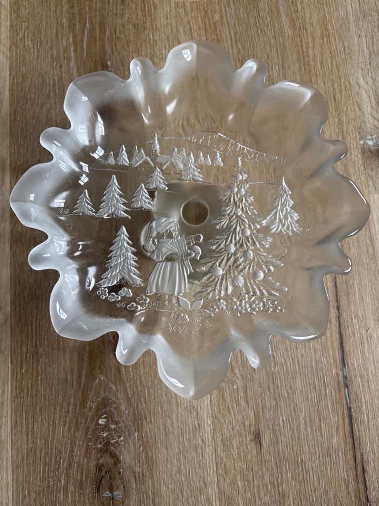 Schaal van mat glas met wintertafereel, Ophalen of Verzenden, Zo goed als nieuw, Huisaccessoire
