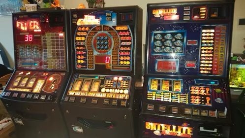 GEZOCHT‼️ GOKKASTEN EN FRUITAUTOMATEN /ÉÉNARMIGE BANDIETEN, Overige munten, Ophalen, Gebruikt