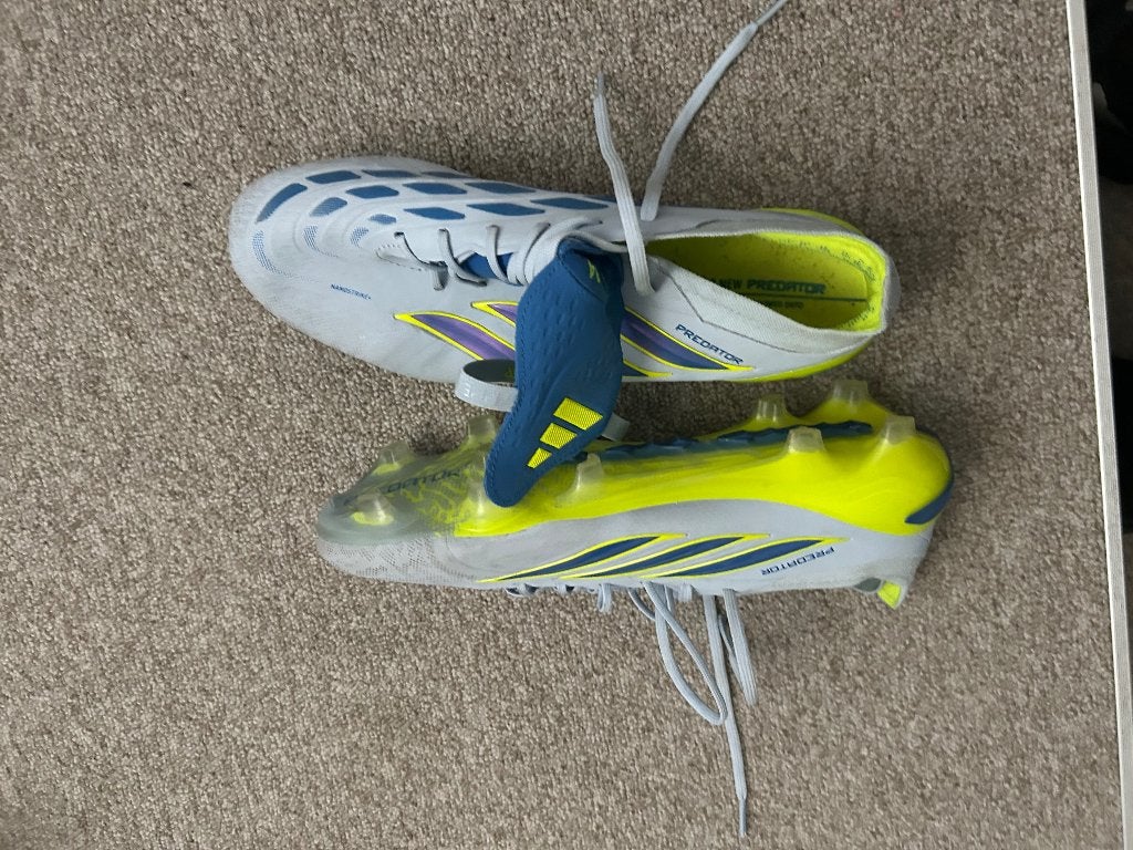 Adidas Predator voetbalschoen 44, Sport en Fitness, Voetbal, Maat XS of kleiner, Schoenen, Ophalen of Verzenden, Zo goed als nieuw
