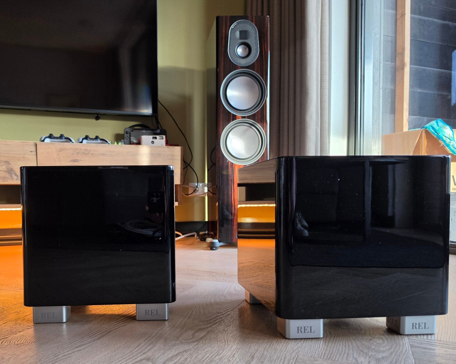 REL T5x Subwoofers (2 stuks) met Supra kabels, Inclusief kabels, Subwoofer, Zo goed als nieuw, Ophalen