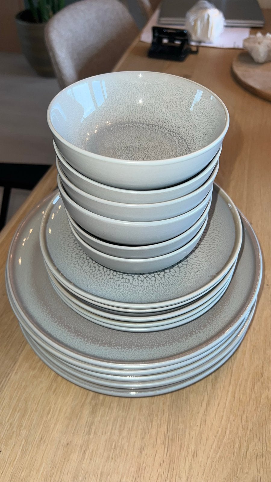 Hema servies greige: 6 schaaltjes, 5 ontbijt- en dinerborden, Ophalen, Hema, Gebruikt, Overige stijlen