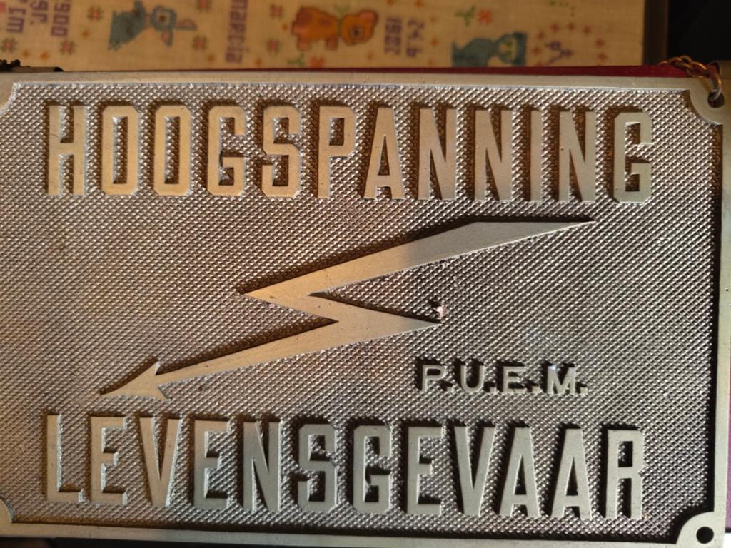 Bronzen hoogspannings bordje, Antiek en Kunst, Ophalen of Verzenden