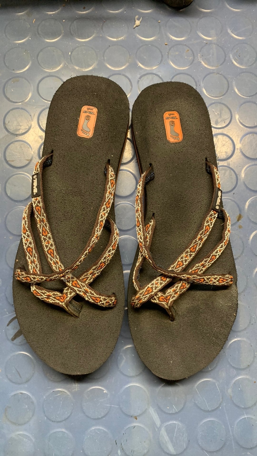 TEVA Olowahu Mush slippers, maat 42, Kleding | Dames, Schoenen, Ophalen of Verzenden, Zo goed als nieuw, Bruin
