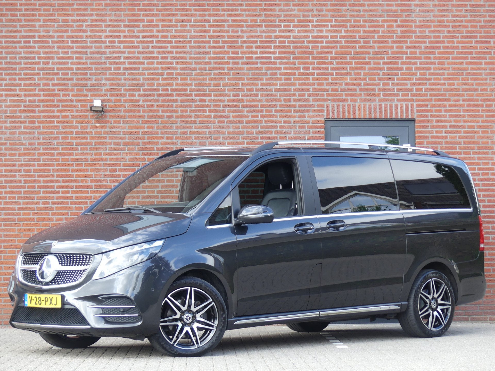 Mercedes-Benz V-Klasse 300d AMG Dubbel Cabine Elek stoelen L, Auto's, Automaat, Gebruikt, Euro 6, 4 cilinders