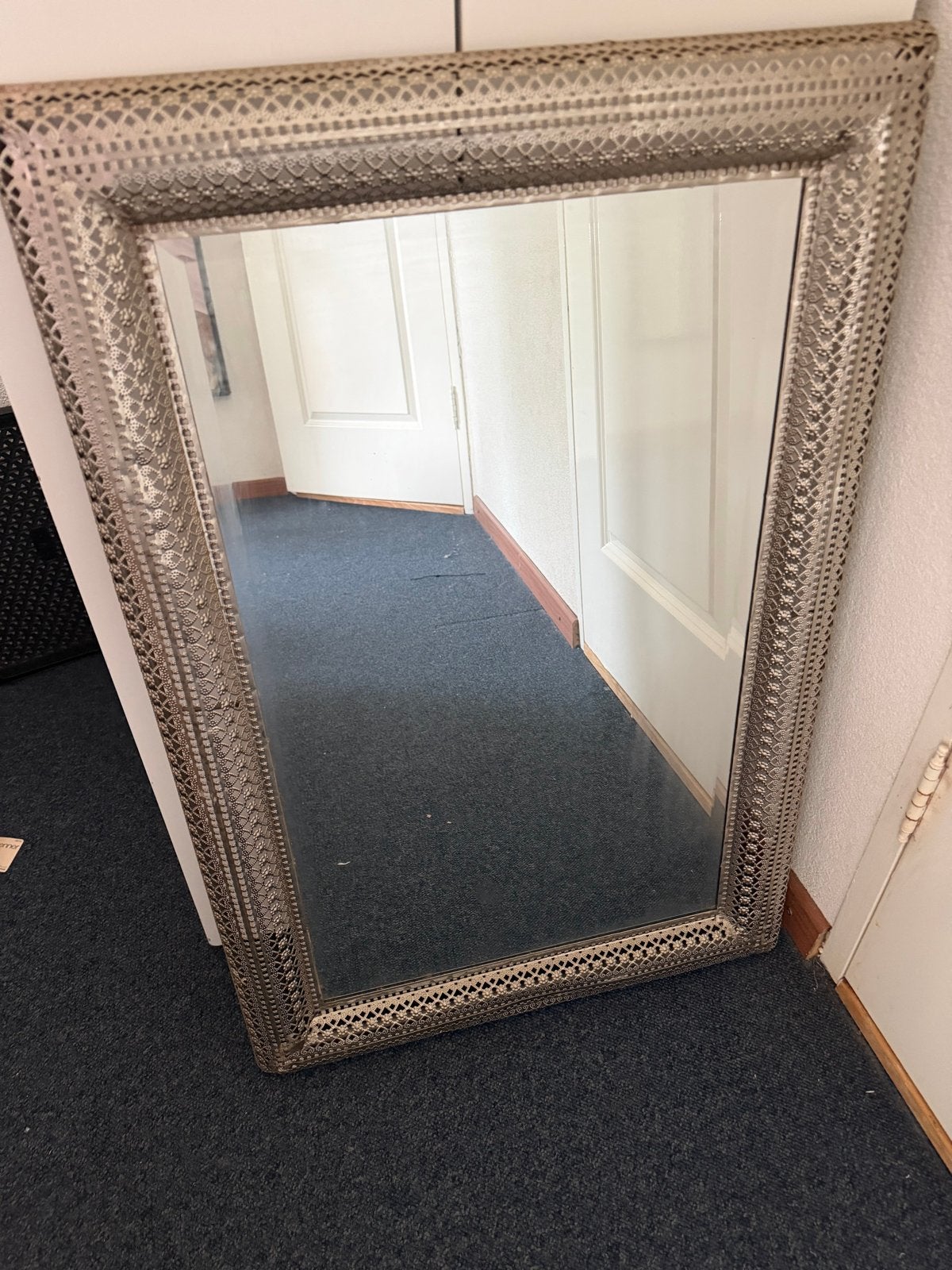 Grote spiegel met zilveren lijst - 85x55cm, Huis en Inrichting, Woonaccessoires | Spiegels, Ophalen, Gebruikt, Minder dan 100 cm