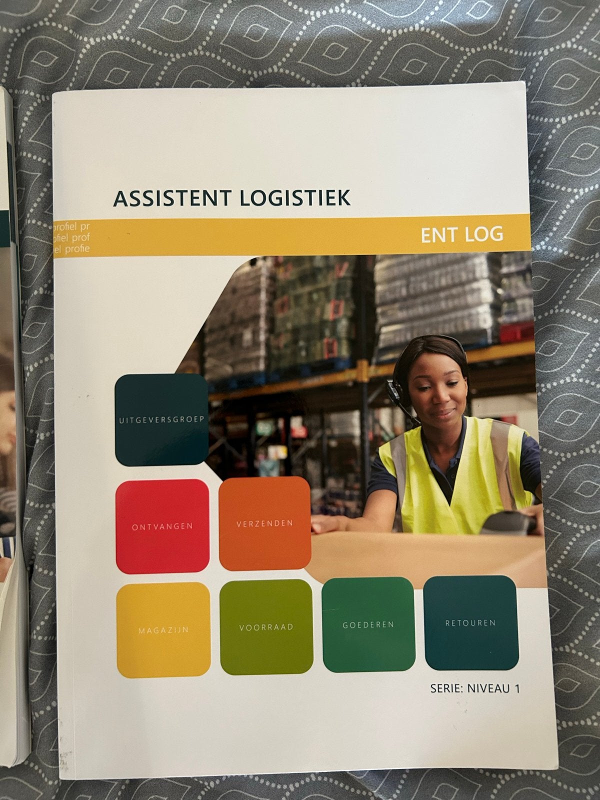 MBO Boeken: Assistent Logistiek, Assistent Basis, Solliciter, Ophalen of Verzenden, Zo goed als nieuw, MBO