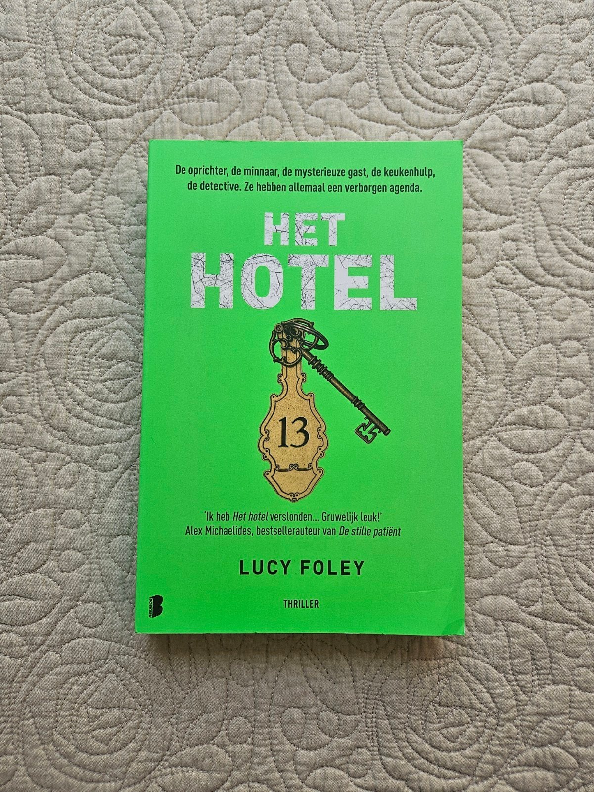 Lucy Foley - Het hotel, Ophalen of Verzenden, Nieuw, Lucy Foley