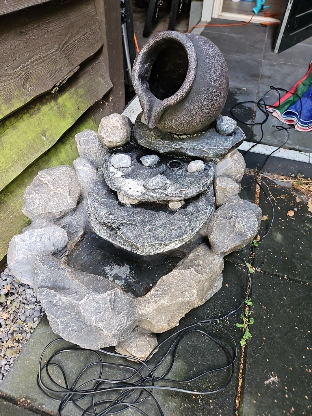 Intratuin waterornament / fontein met kruik – werkende pomp, Ophalen, Gebruikt, Overige materialen, Waterornament
