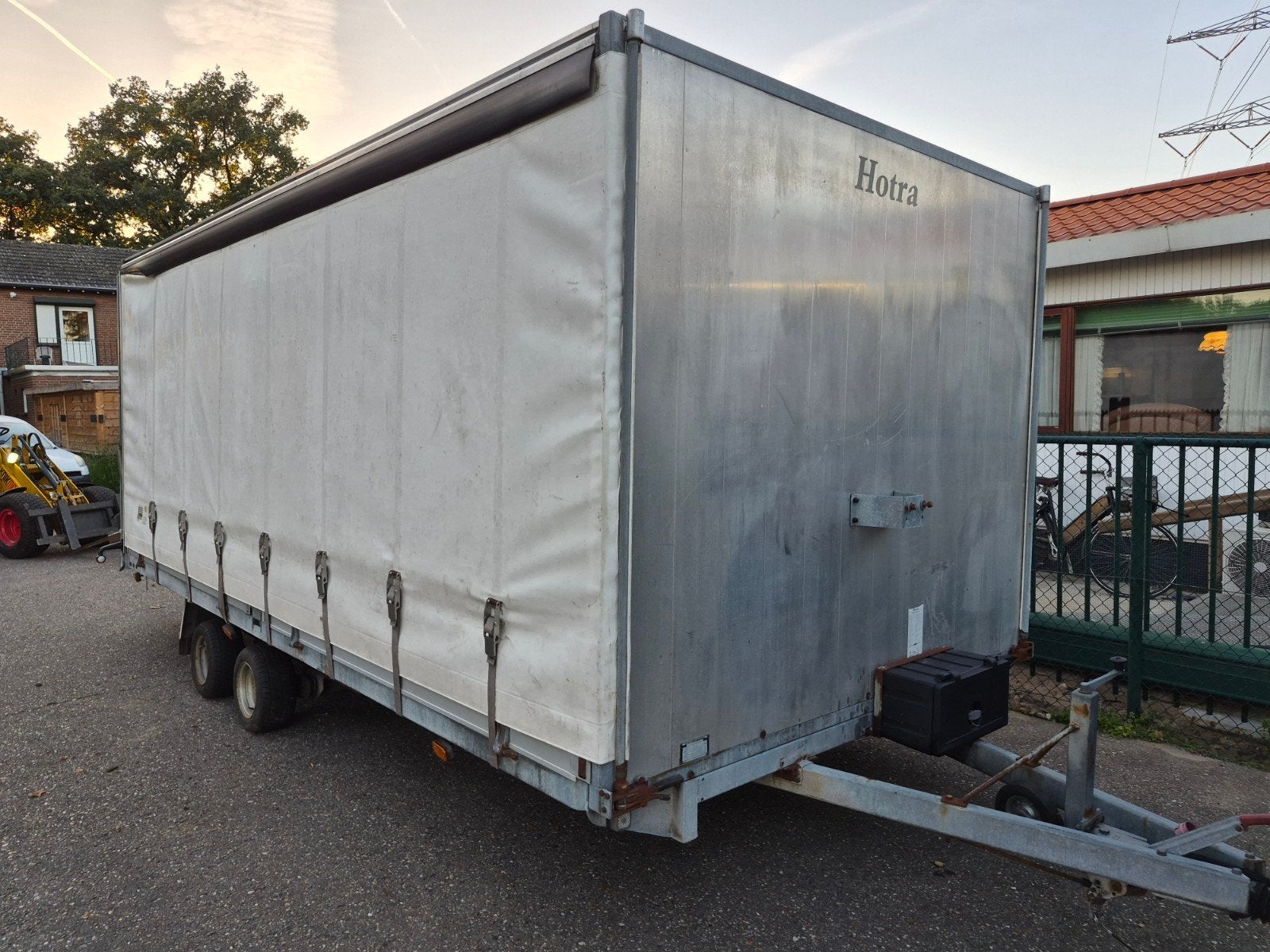Hotra Gesloten Aanhanger met Schuifzeil - 3000 kg, Ophalen of Verzenden, Gebruikt