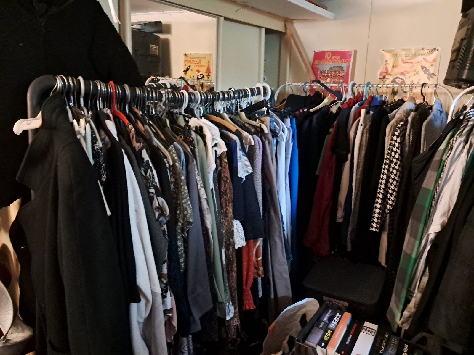 Opkoper gezocht voor kleding kelders vol. Schoenen. Tassen, Diverse merken, Ophalen, Gedragen