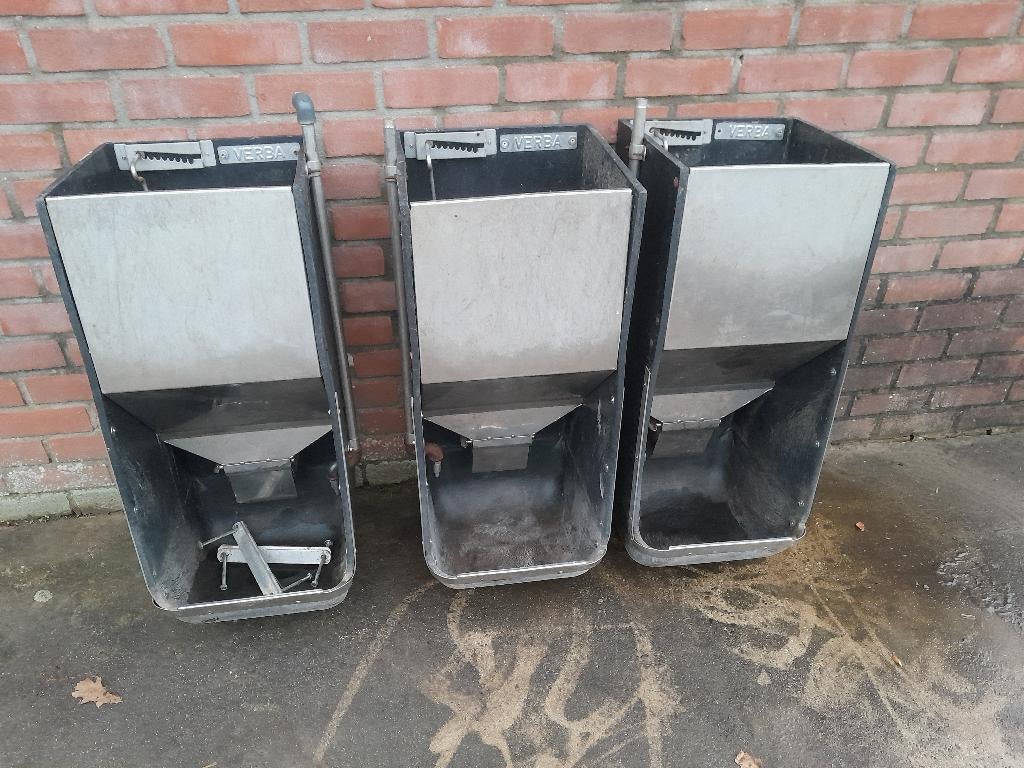 beregeningshaspel/droogvoerbakken, Meerdere dieren, Varken