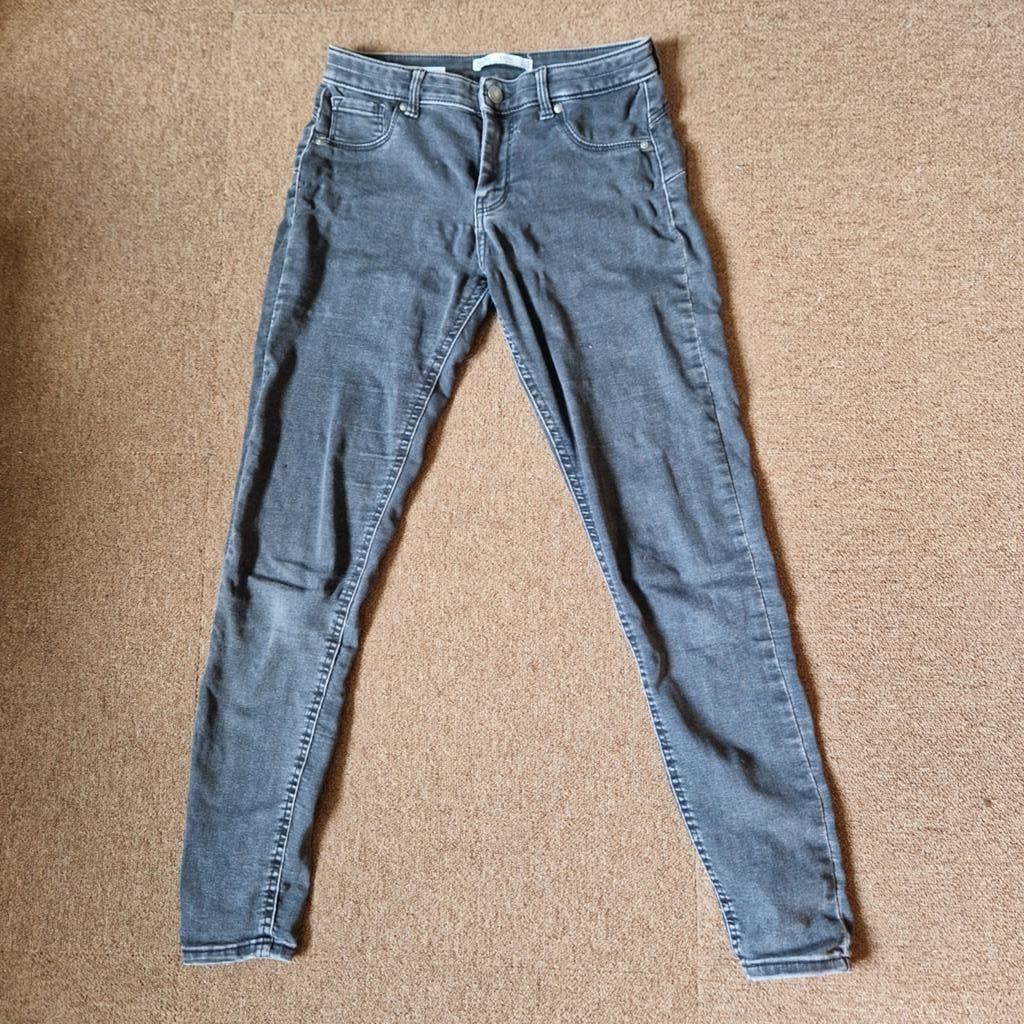 Bershka Push Up Jeans - Grijs - Maat 40, Zo goed als nieuw, W30 - W32 (confectie 38/40), Grijs, Bershka