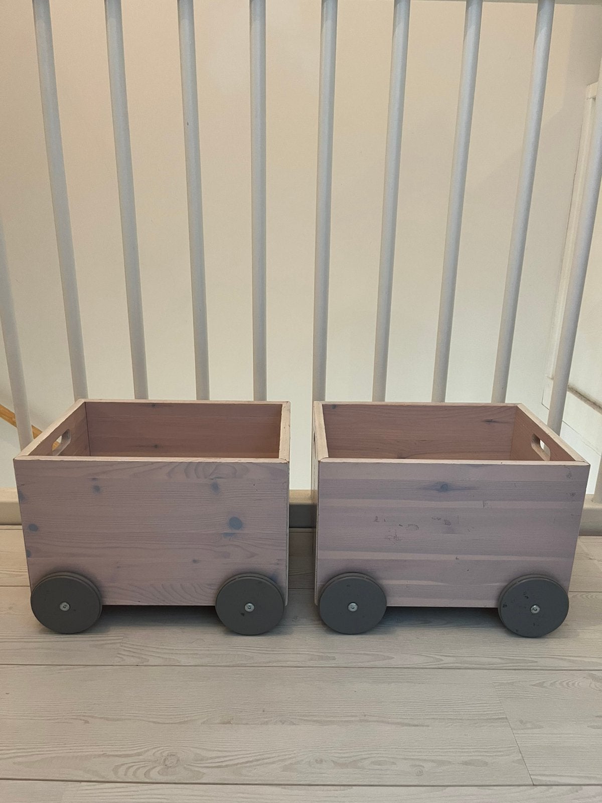 Twee houten speelgoedkisten op wielen, Ophalen, Gebruikt, Overige typen