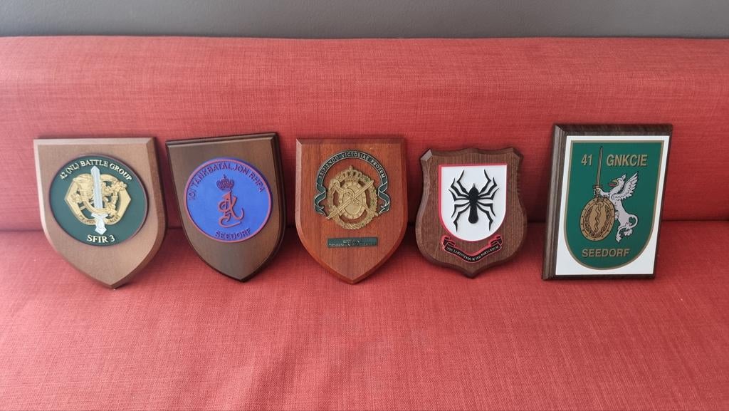 Wapenschilden KL SFIR Seedorf 101tkbat, Ophalen of Verzenden, Landmacht, Nederland