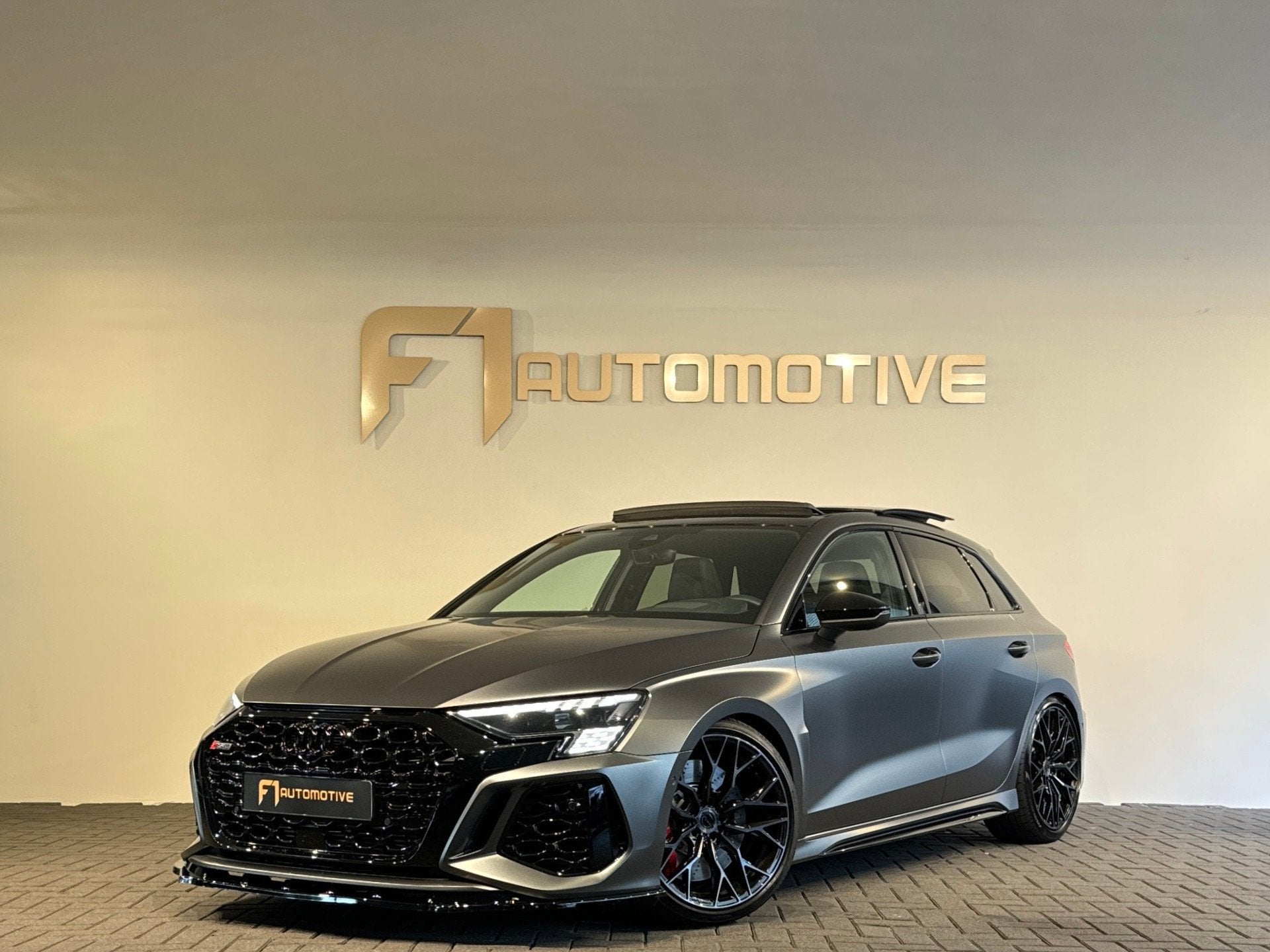 Audi RS3 Sportback 2.5 TFSI quattro Pano|HuD|B&O|FULL PPF|Ke, Automaat, Dealer onderhouden, Gebruikt, Zwart