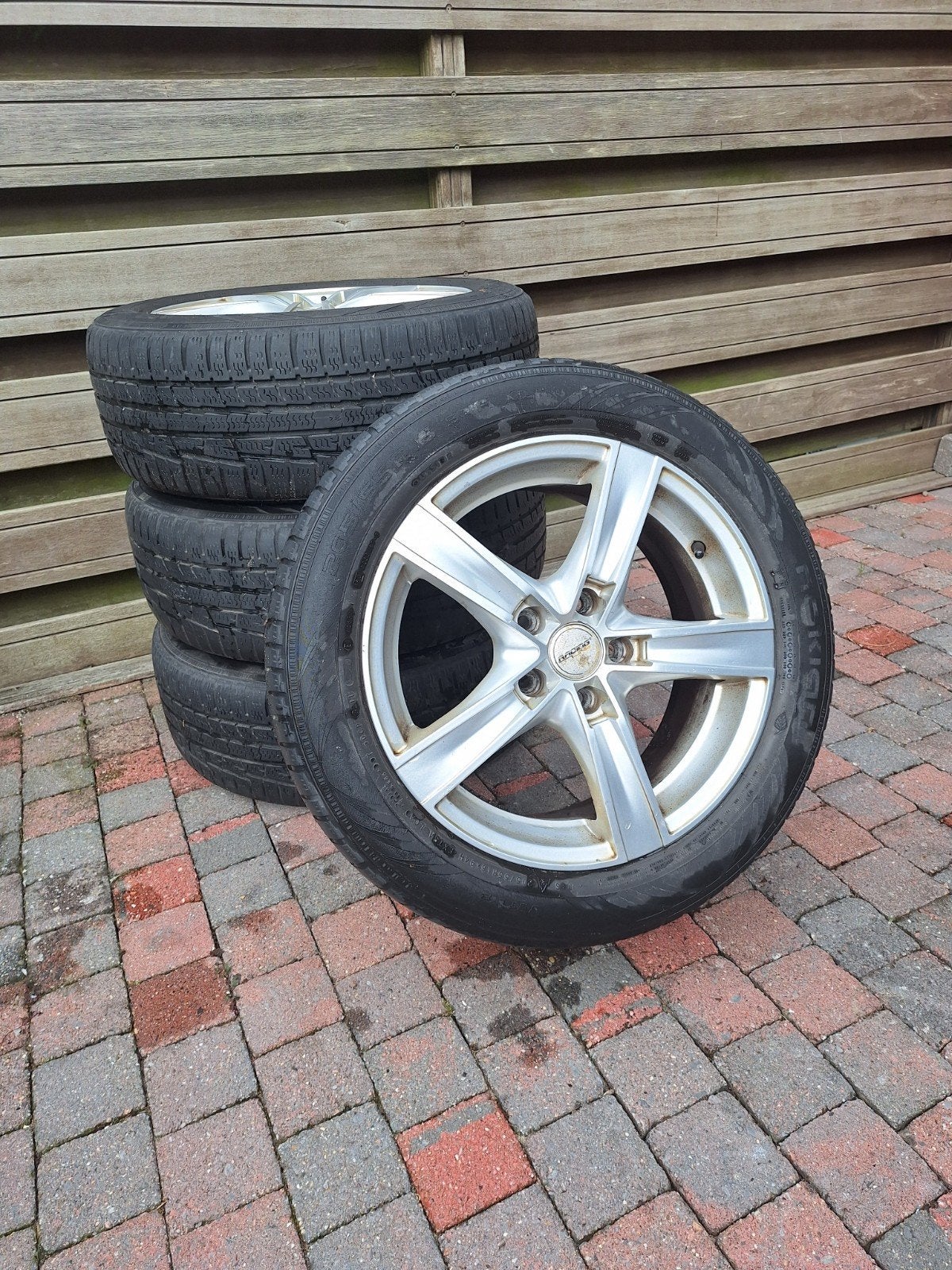 Volvo V40 winterbanden, Ophalen, Gebruikt, 16 inch, Banden en Velgen
