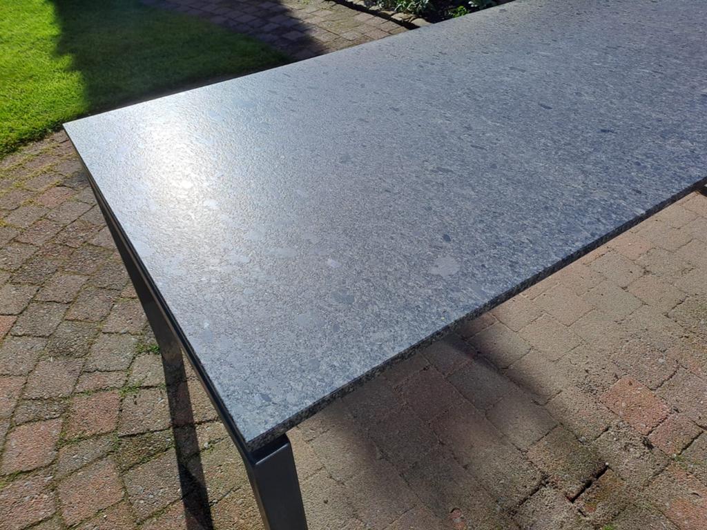 Moderne tuintafel met granieten blad (90x220x75 cm), Tuin en Terras, Ophalen of Verzenden, Gebruikt, Rechthoekig, Metaal
