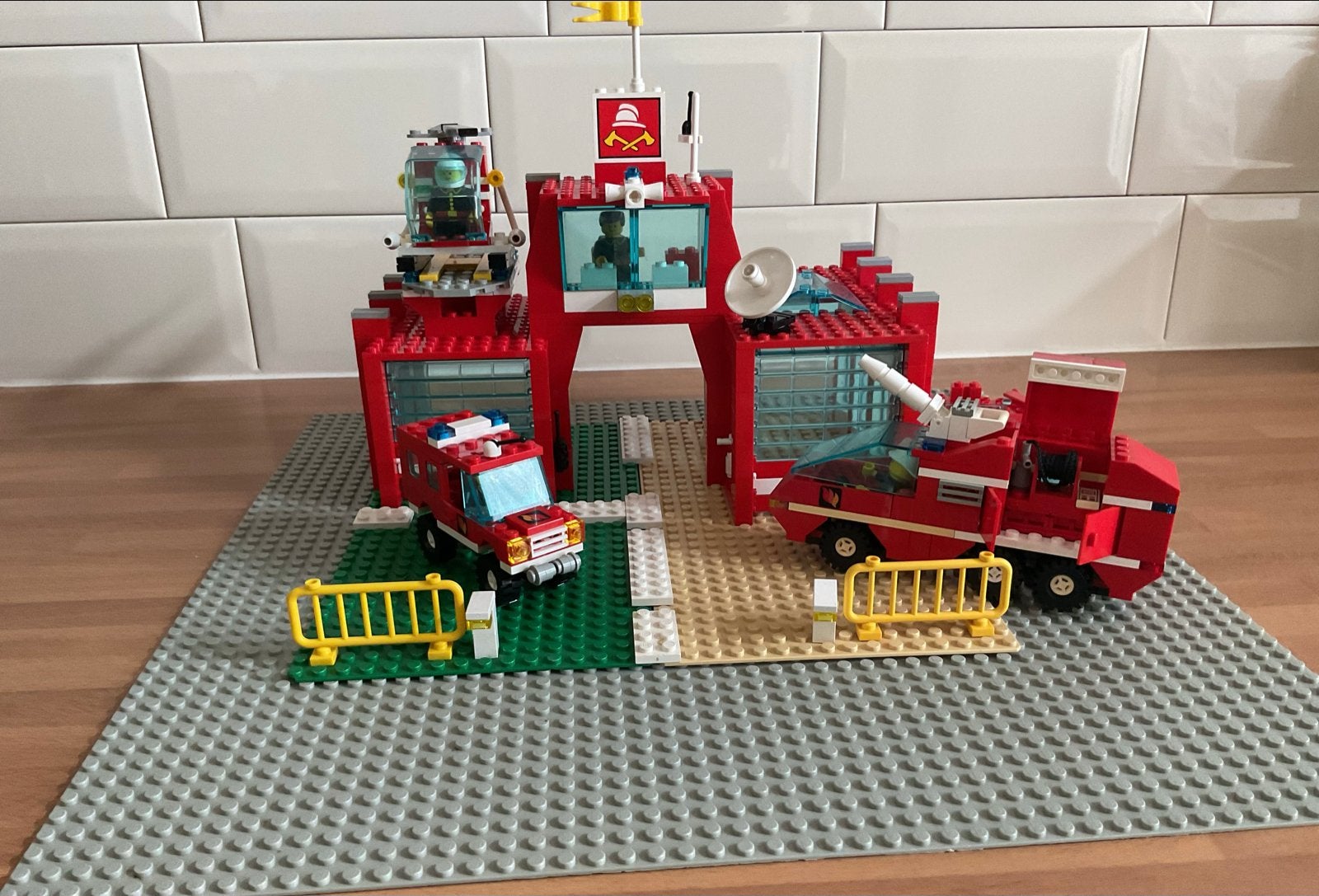 LEGO vintage  Fire Control Center 6389 met voertuigen, Ophalen, Gebruikt, Overige merken