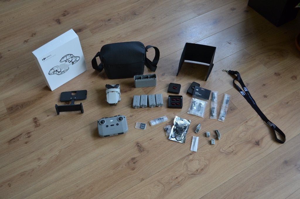 DJI Mini 2 Fly More Combo met veel extra's, Cameradrone, Extra accu('s), 5 tot 10 kilometer, Zo goed als nieuw