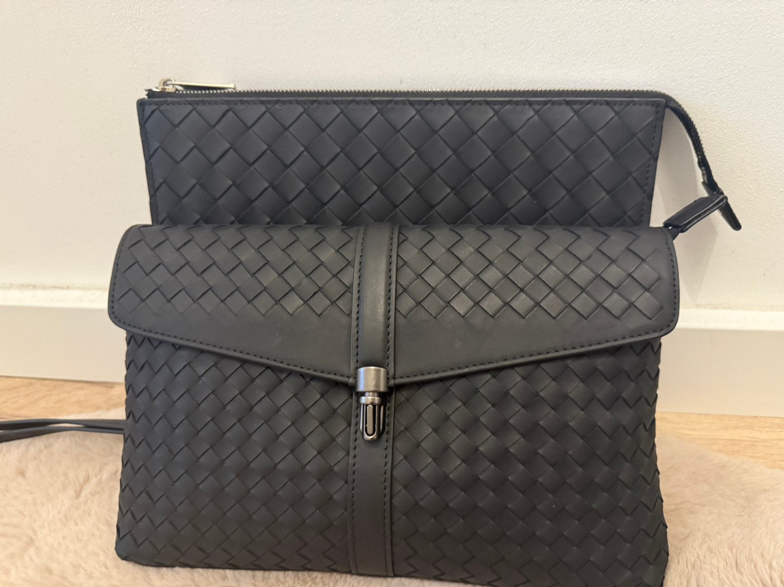 Bottega Veneta Intrecciato clutch, Ophalen of Verzenden, Zo goed als nieuw