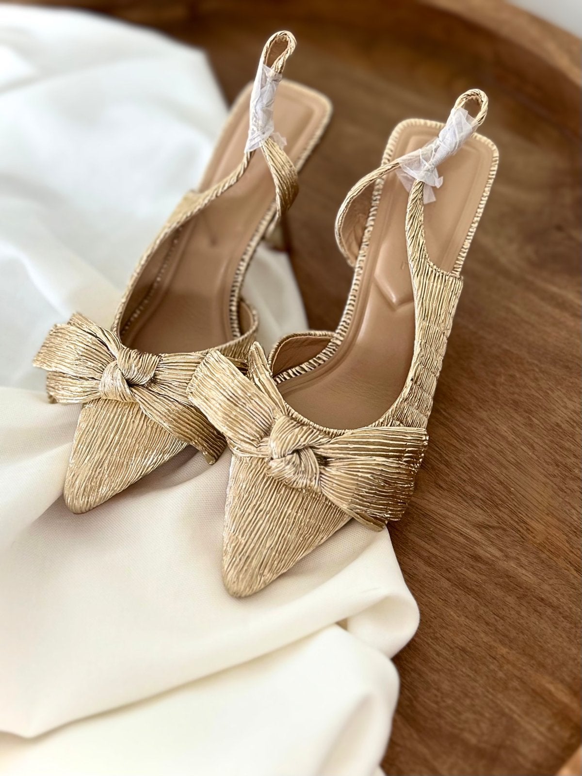 Prachtige NIEUWE bruids schoenen hakken pumps wedding shoes, Kleding | Dames, Schoenen, Ophalen of Verzenden, Nieuw, Schoenen met lage hakken