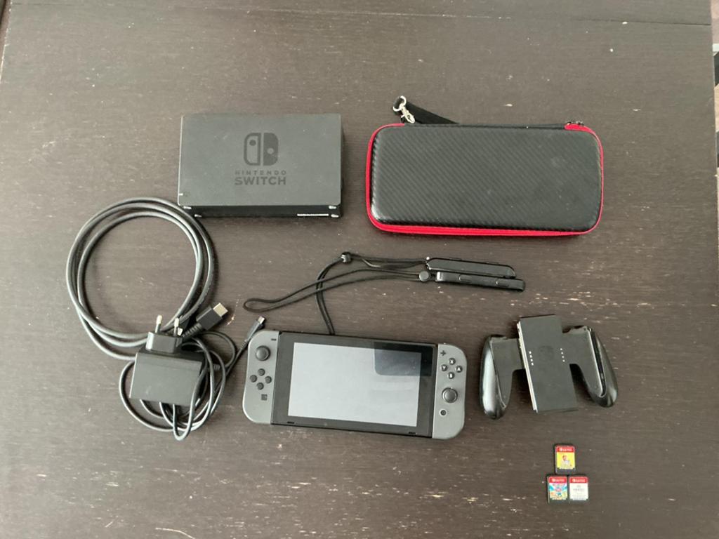 Nintendo Switch Original met 3 games en accessoires, Ophalen, Met 2 controllers, Switch Original, Gebruikt