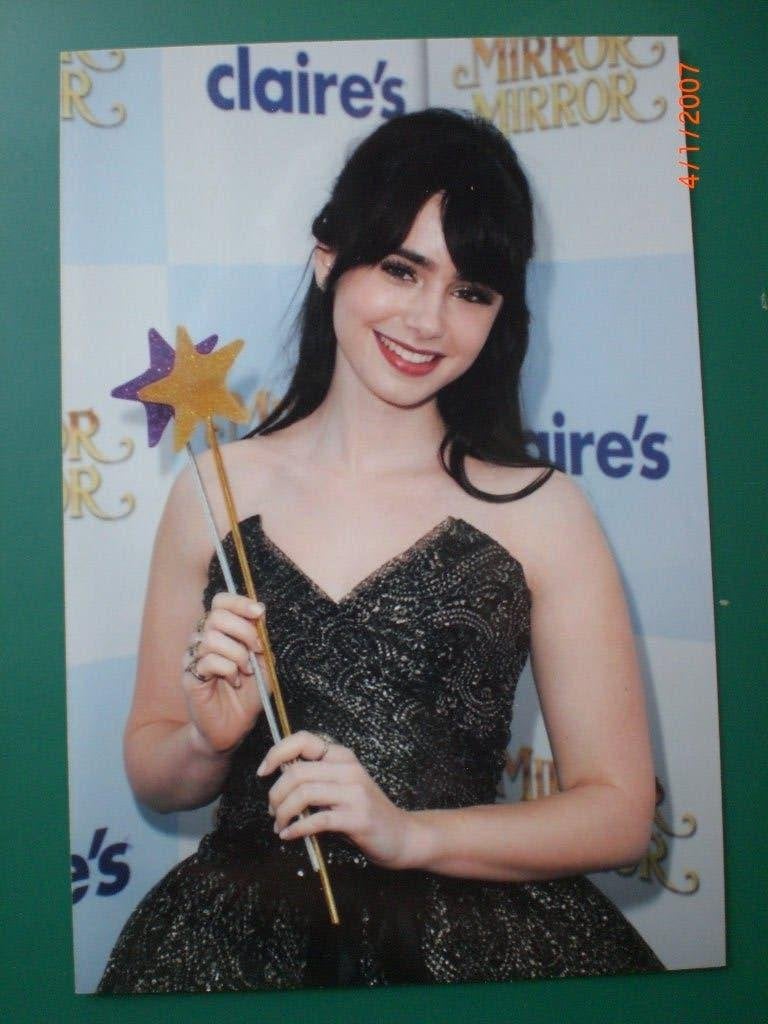 foto Lily Collins premiere  'Mirror Mirror, Ophalen of Verzenden, 1980 tot heden, Sterren en Beroemdheden