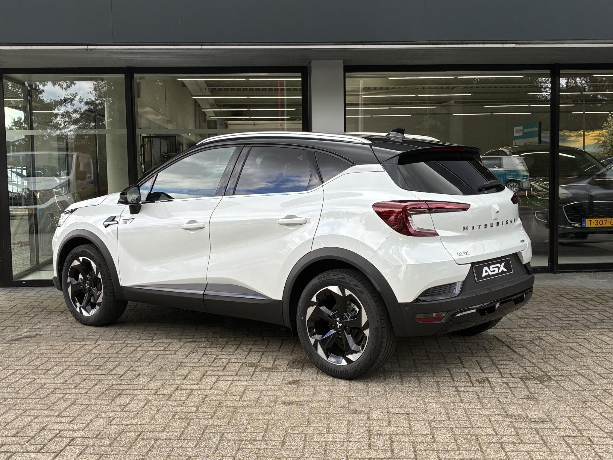 Mitsubishi ASX 1.8 HEV AT Executive NIEUW UIT VOORRAAD LEVER, Auto's, Stof, 4 cilinders, Met garantie (alle), Wit