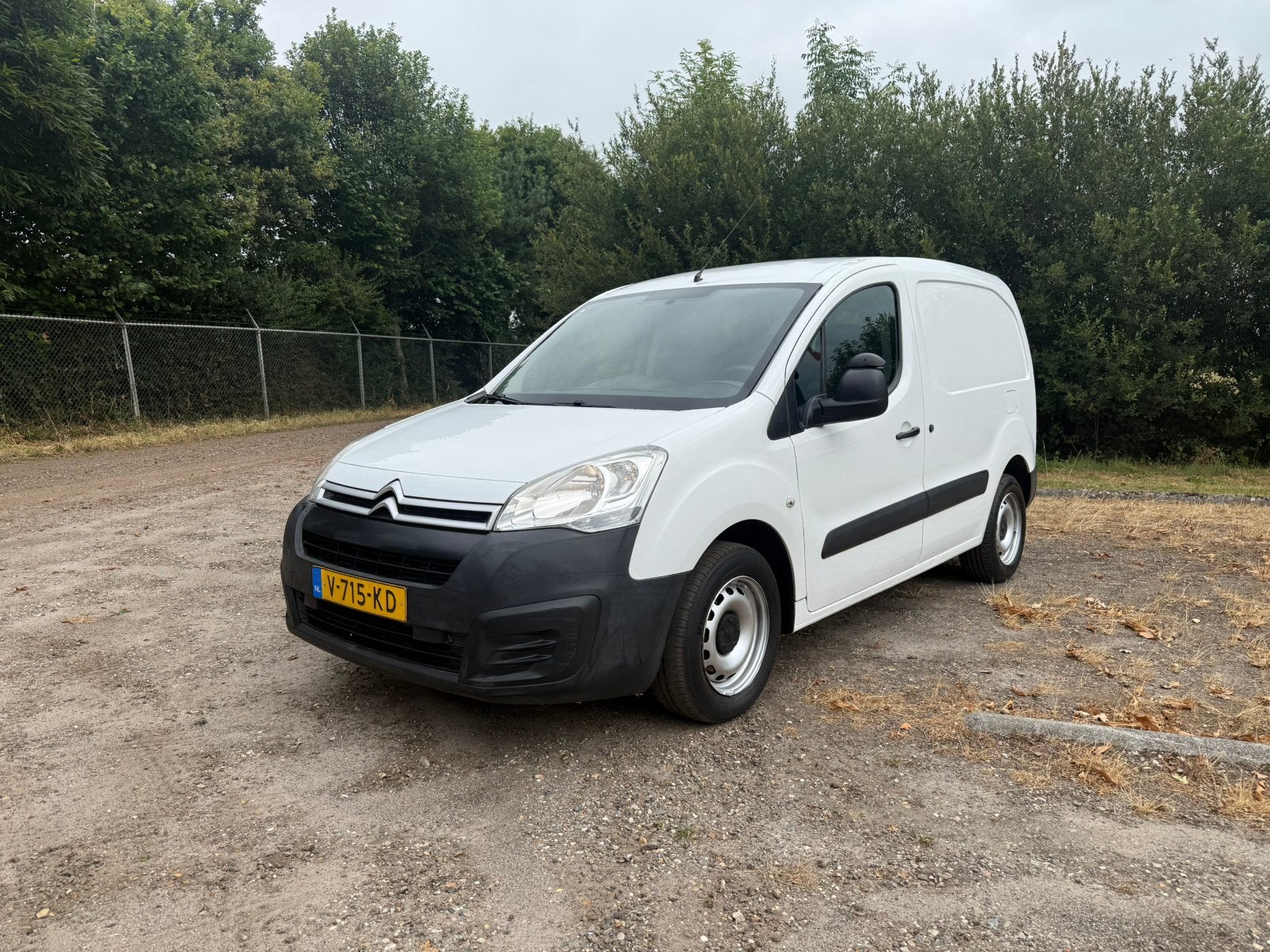 Citroën Berlingo GB 1.6 Bluehdi 100pk S&S 2pl ETG Verhoogd, Auto's, Euro 5, Stof, Zwart, 4 cilinders