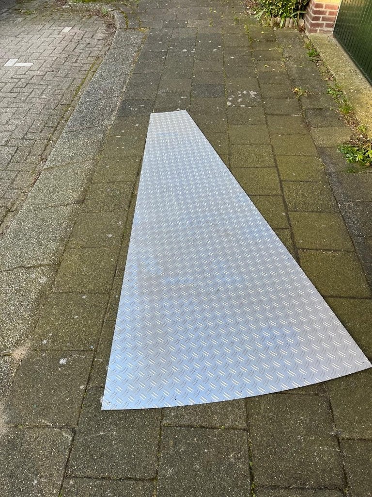 Aluminium traanplaat dikte 2,5/4 mm - ca. 1,5 m2 per plaat, Ophalen, Gebruikt, Aluminium