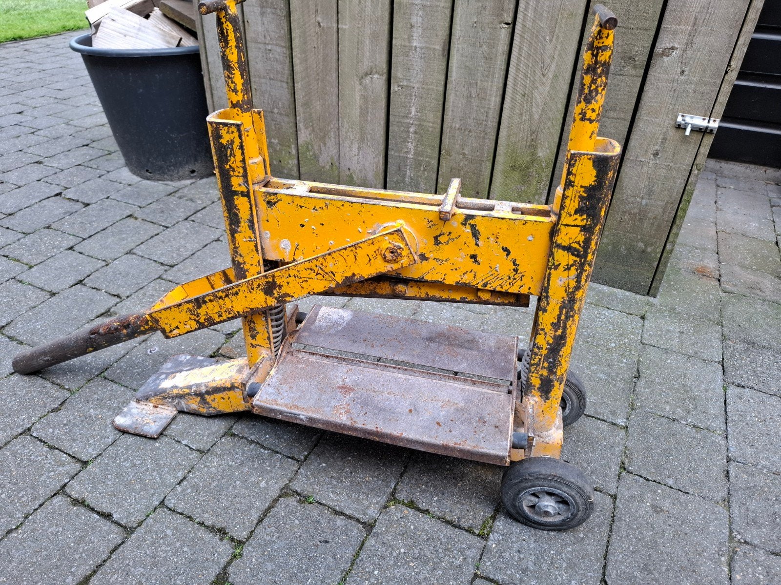 Stenen knipper ., Doe-het-zelf en Verbouw, Transportwagens, 100 liter of meer, Ophalen of Verzenden, Overige typen
