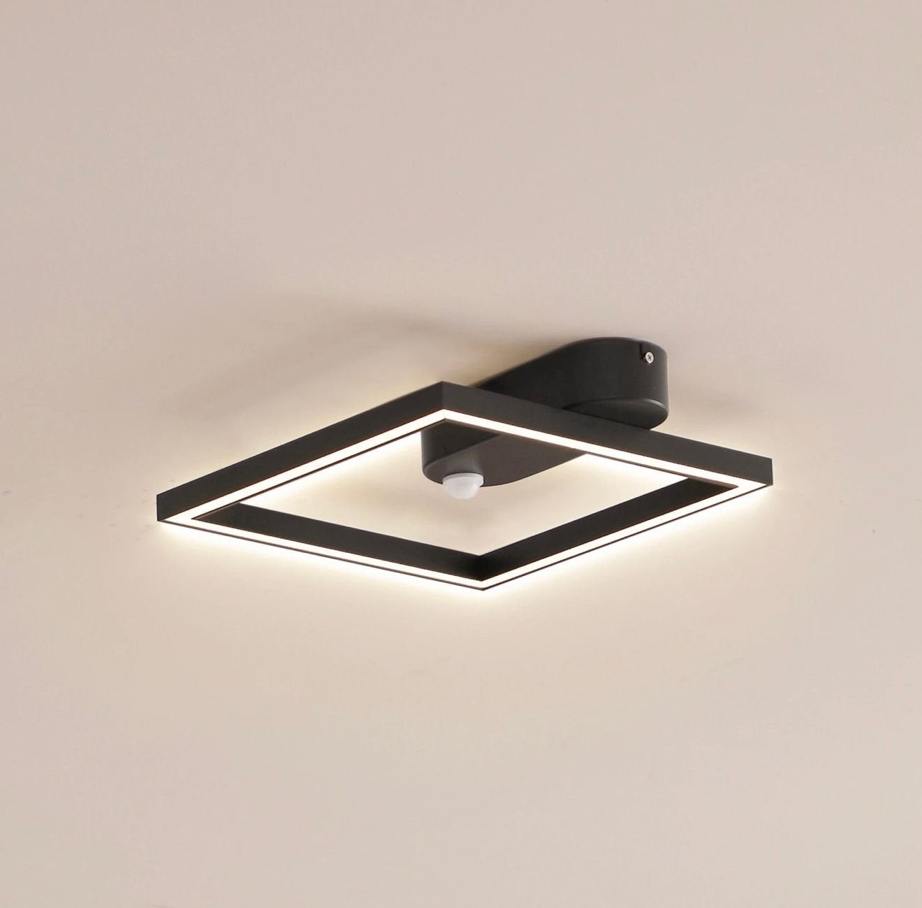 Moderne Zwarte LED Plafondlamp met Bewegingssensor, Ophalen, Modern, Zwart, LED