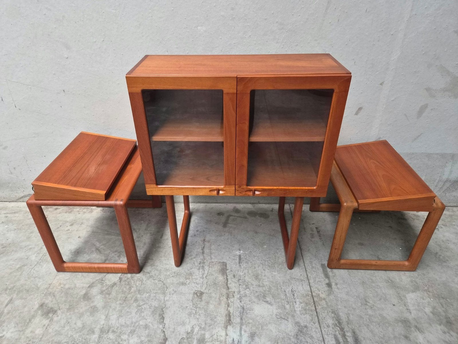 Vintage teakhouten medicijnkast / wandkastje boeken plankjes, Ophalen, Gebruikt, Geen, Geen