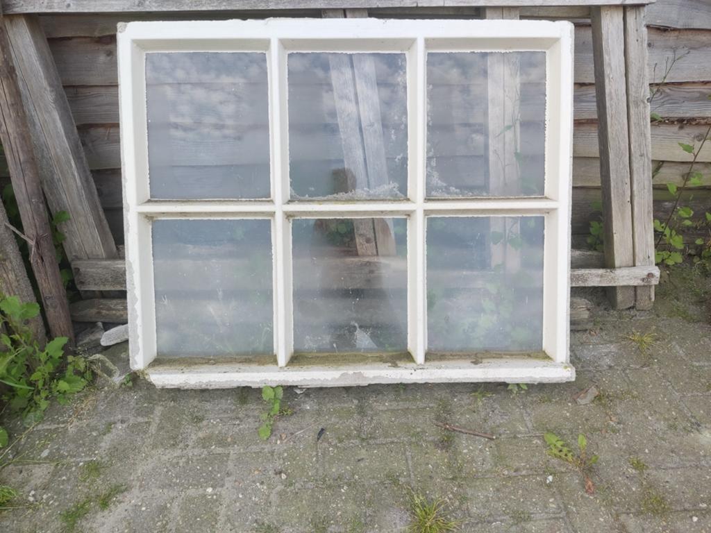Betonnen raamkozijn met 6 ruitjes, Doe-het-zelf en Verbouw, Glas en Ramen, Gevelraam of Ruit, Gebruikt, 80 tot 120 cm, 80 tot 120 cm