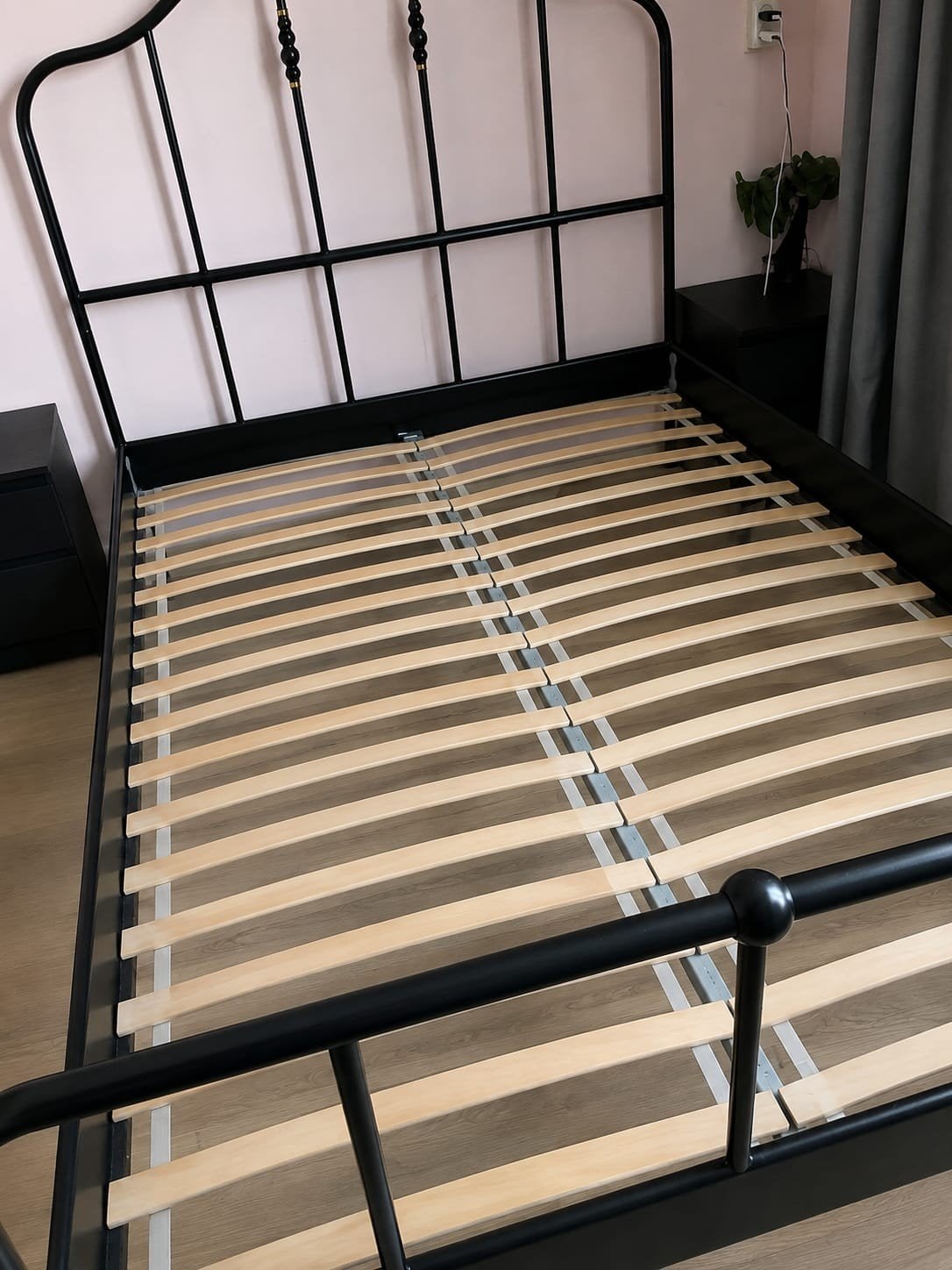 Ikea Zwart metalen bed + lattebodem 140x200 cm (excl. matras, Ophalen, Gebruikt, Modern, Industrieel, Zwart