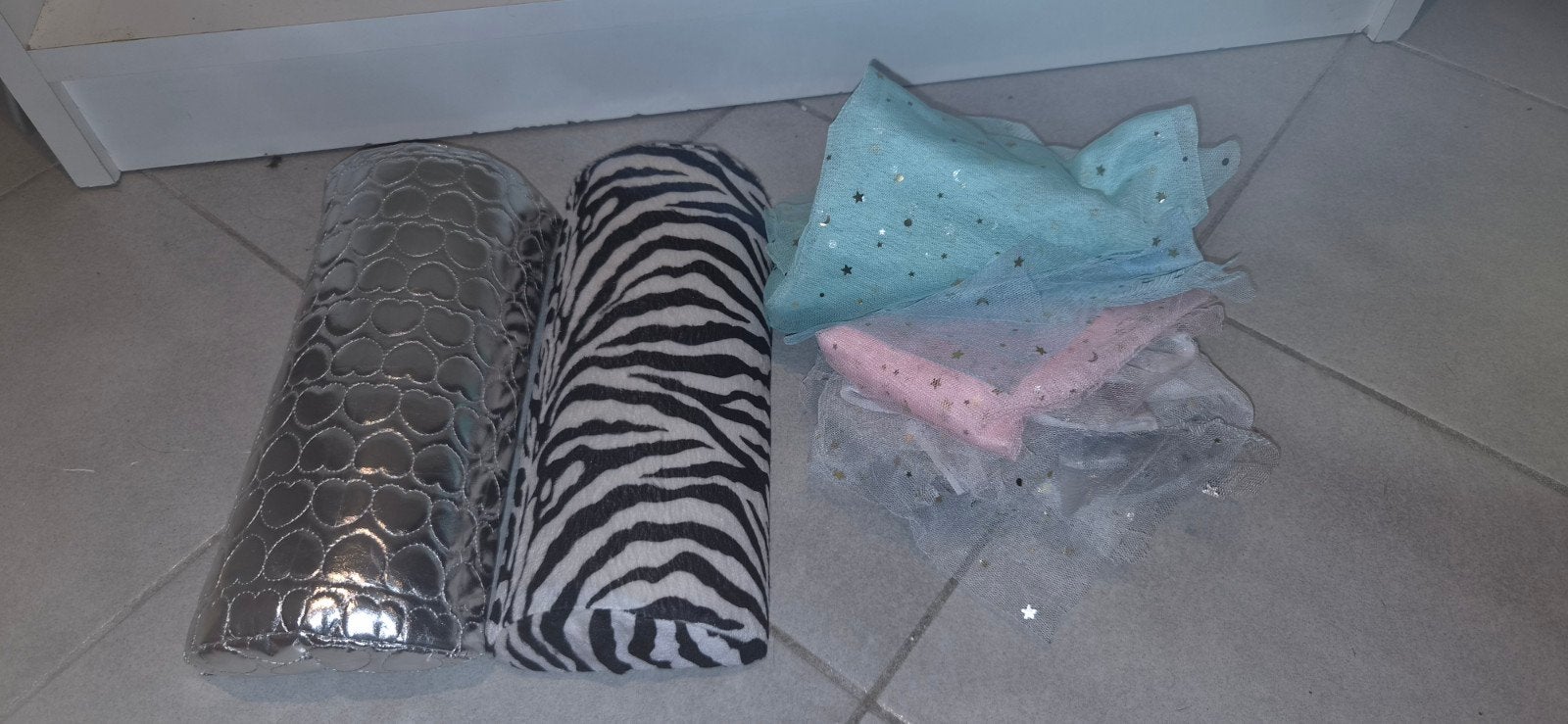 Stoffen: Zebraprint, Zilveren Harten, Tule (Diverse Kleuren), Hobby en Vrije tijd, Stoffen en Lappen, Ophalen, Overige materialen