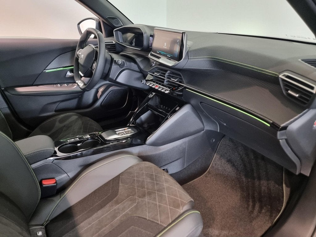 Peugeot e-2008 EV GT Pack 50 kWh | Apple carplay | Pano.dak, Auto's, Peugeot, 136 pk, Zwart, Origineel Nederlands, SUV of Terreinwagen