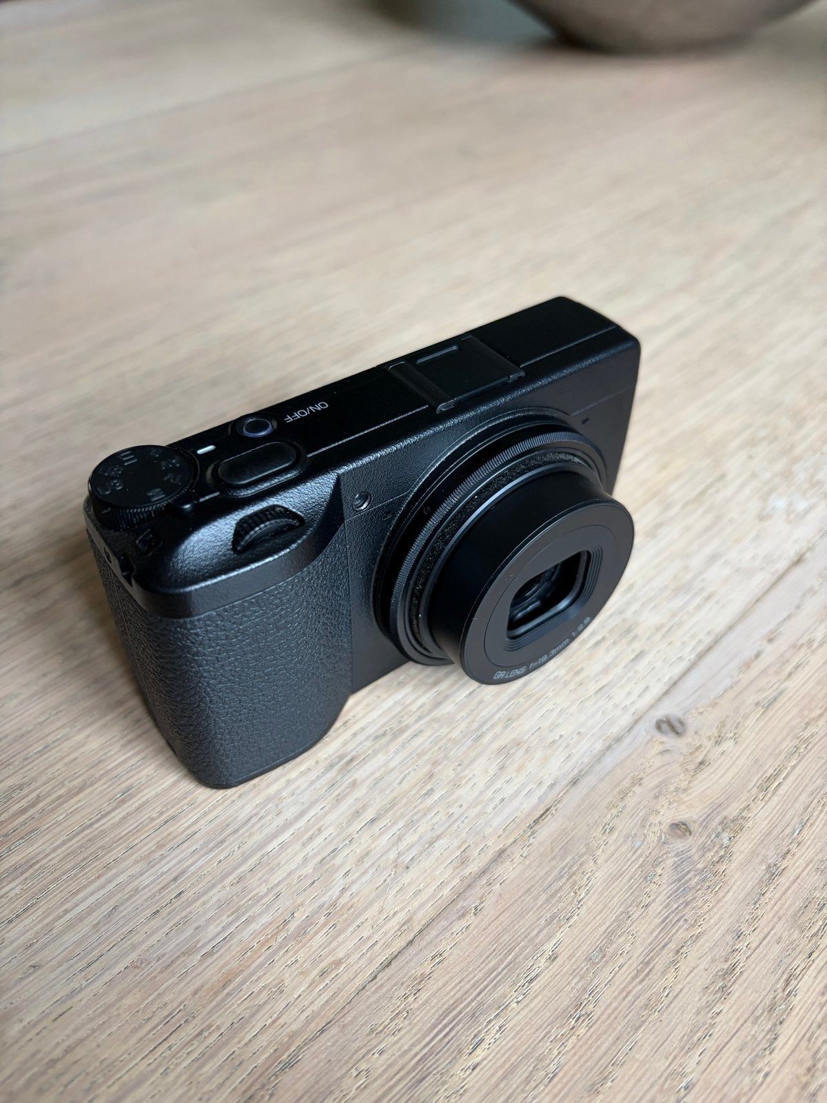 Ricoh GR III - Nieuwstaat, Ophalen of Verzenden, Zo goed als nieuw, Compactcamera, Accu