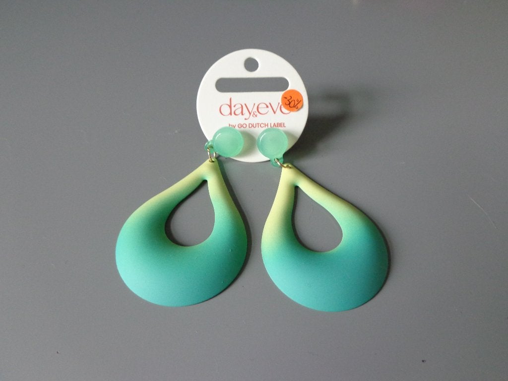 23 paar oorbellen van oa Bijoux Brigitte, TK Maxx, Hema, Ophalen of Verzenden, Zo goed als nieuw, Overige materialen