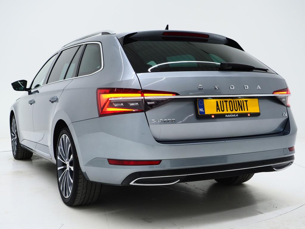 Skoda Superb Combi 1.4 TSI iV Laurin & Klement | Panoramadak, Gebruikt, 4 cilinders, Verwarming stoelen achter, Hybride Elektrisch/Benzine