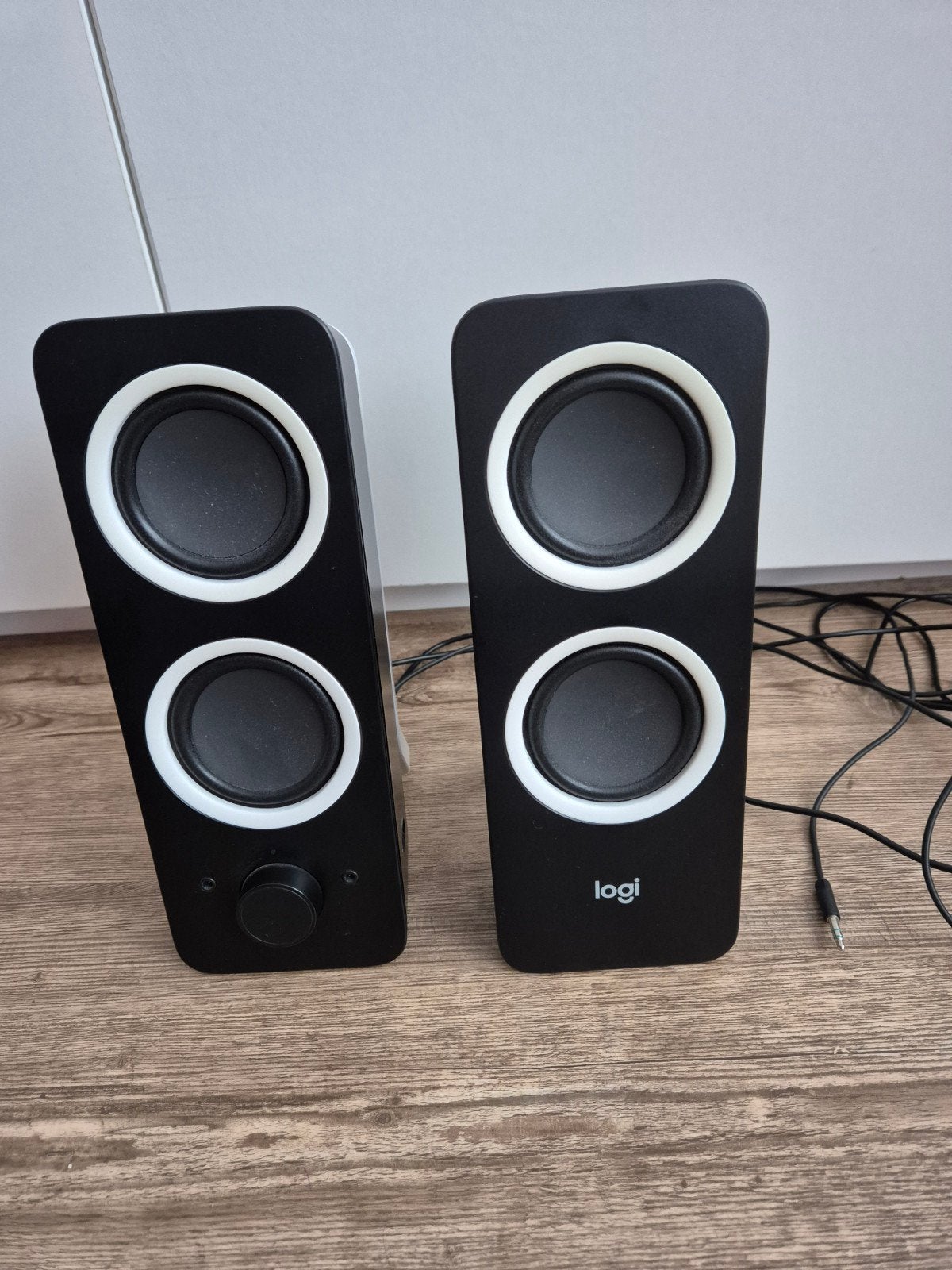 Logitech Multimedia speakersset Z200, Computers en Software, Ophalen, Zo goed als nieuw