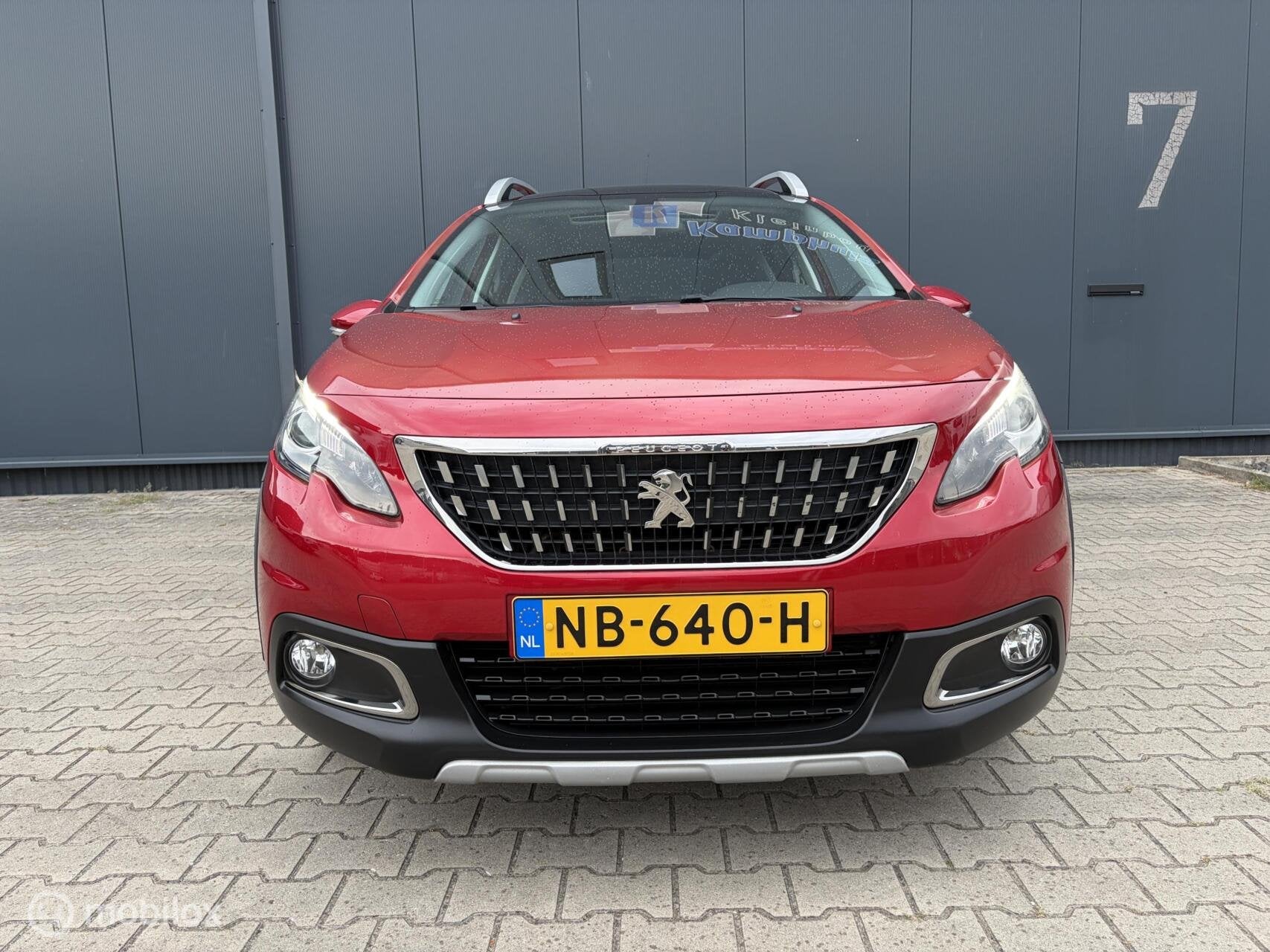 Peugeot 2008 1.2 PureTech Blue Lease Executive Nieuwe Distri, Auto's, Voorwielaandrijving, Dealer onderhouden, Euro 6, Bedrijf