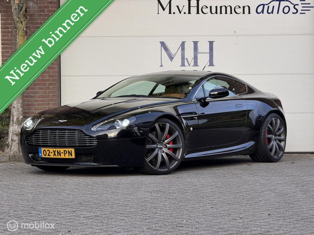 Aston Martin V8 Vantage 4.3 V8 KAHN Kestrel Tan Handgeschake, Auto's, Aston Martin, Achterwielaandrijving, Gebruikt, Zwart, Handgeschakeld