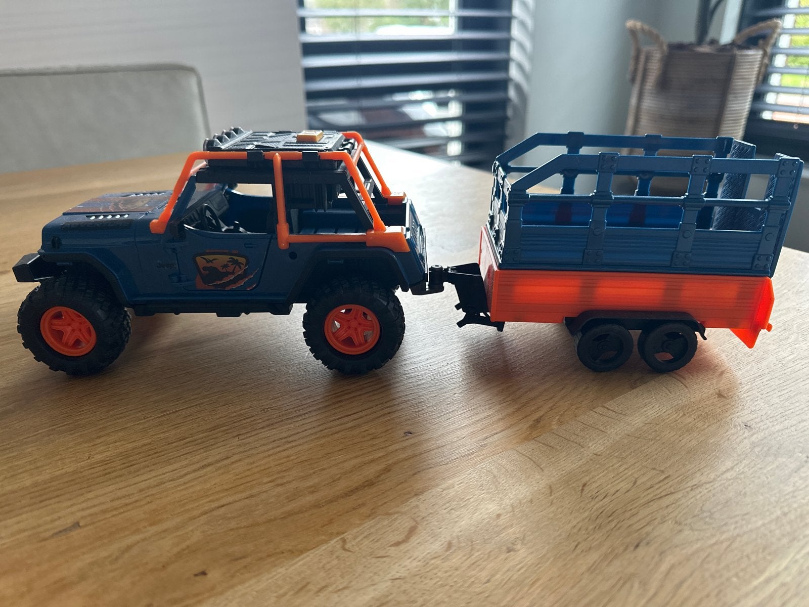 Leuke terreinwagen met aanhanger en geluid, Ophalen of Verzenden, Gebruikt