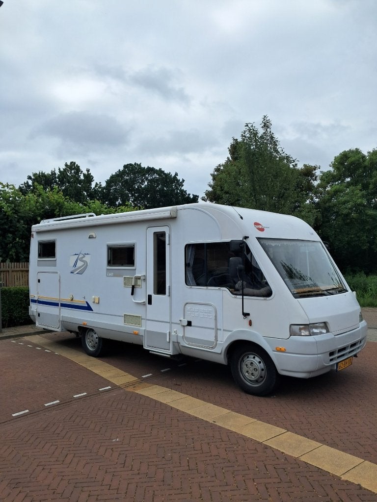 Burstner camper I.647 G Elegance, Caravans en Kamperen, Campers, Integraal, Gaslek-detector, Ringverwarming, Fiat