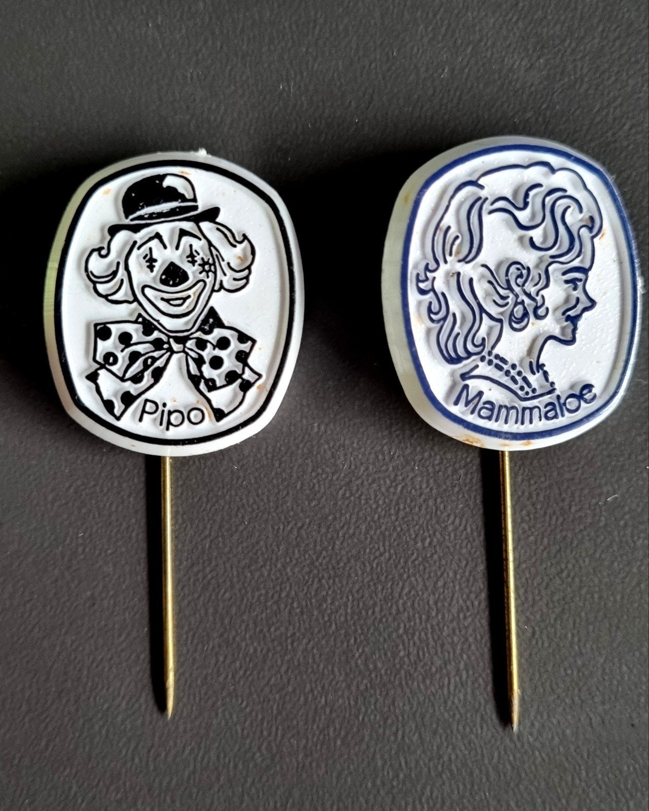Vintage Pipo de Clown & Mammaloe Speldjes - Zeldzaam!, Verzamelen, Ophalen of Verzenden, Gebruikt, Overige onderwerpen, Speldje of Pin