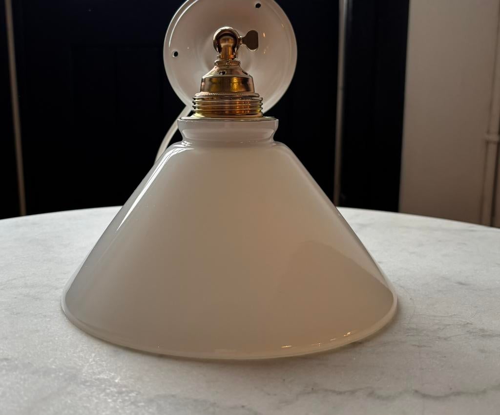 Vintage dak driehoek Frans wit wandlampje keukenkap opaline, Ophalen of Verzenden, Zo goed als nieuw, Glas