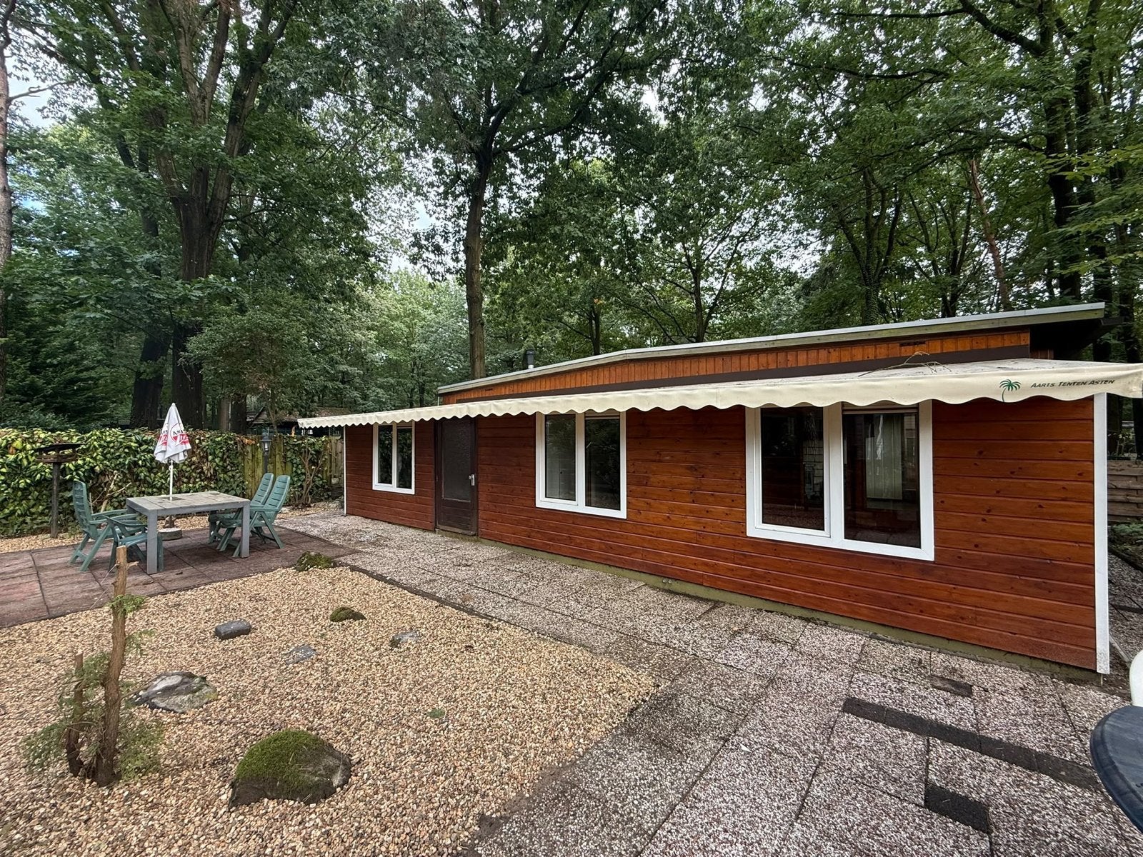 Stacaravan wintervast, In bos, Limburg, Recreatiepark, Chalet, Bungalow of Caravan